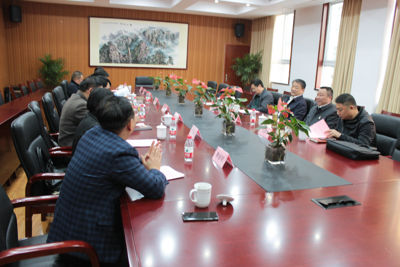 市人大副主任張懷科，市政協副主席張小樵，市政協經濟委主任謝自信一行來我司參觀考研